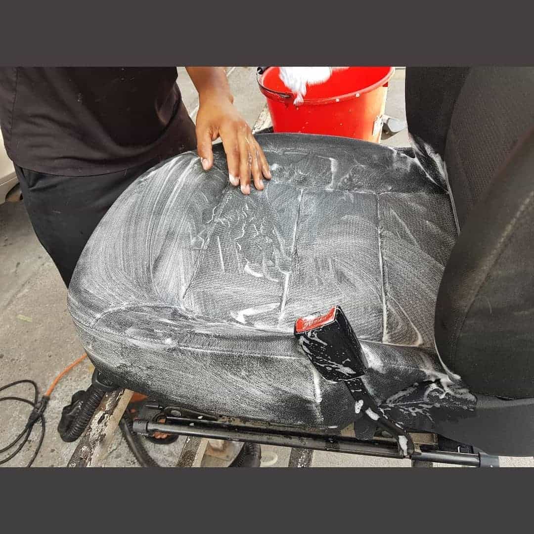 Car detailing lavado de tapiceria de auto grande en Ecuador