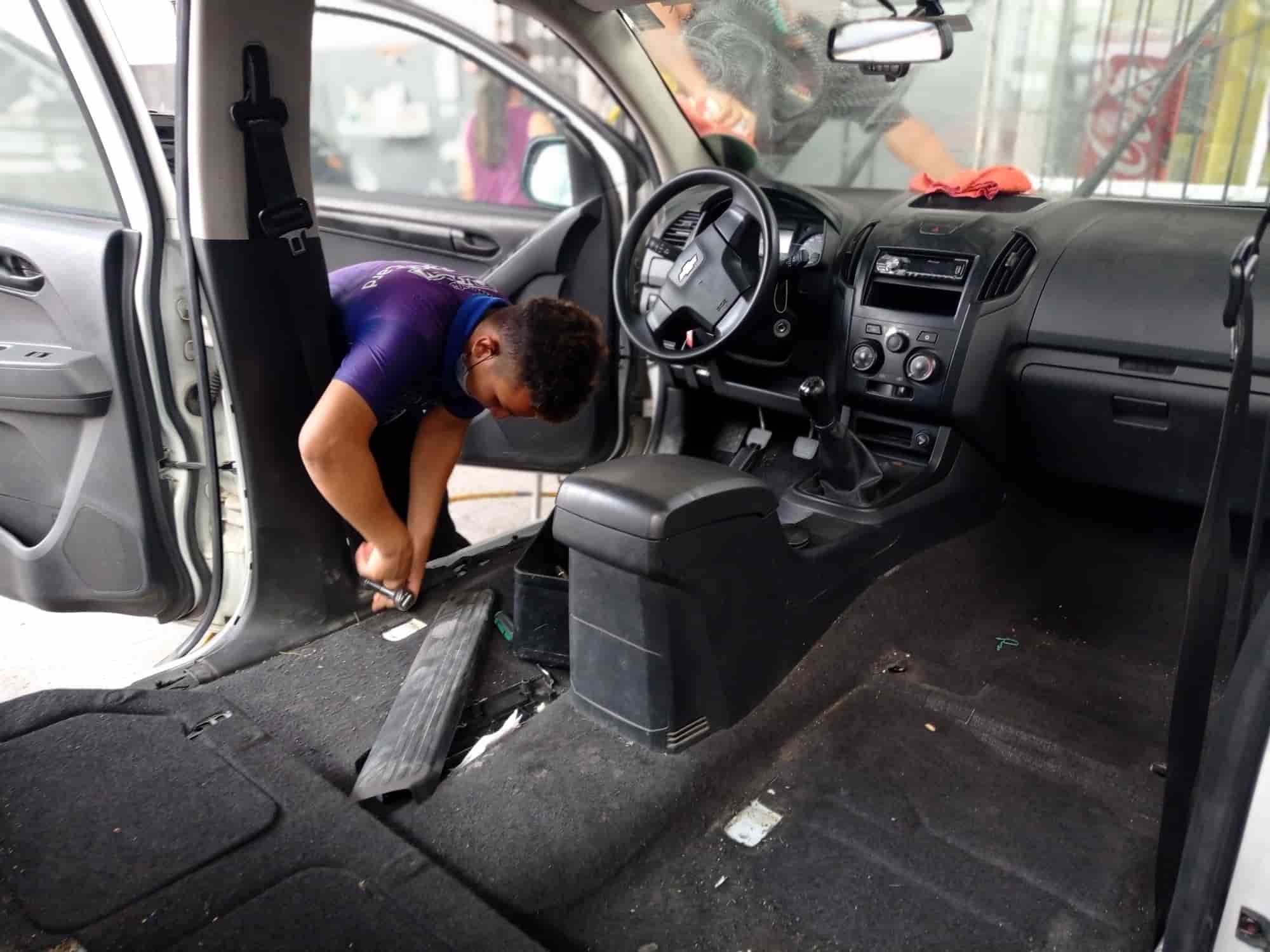 Car detailing lavado de tapiceria de autos con productos sonax en ecuador