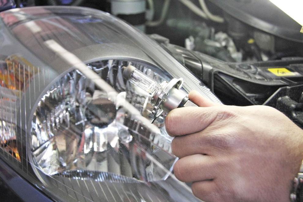 Cambio de foco de faros en Guayaquil