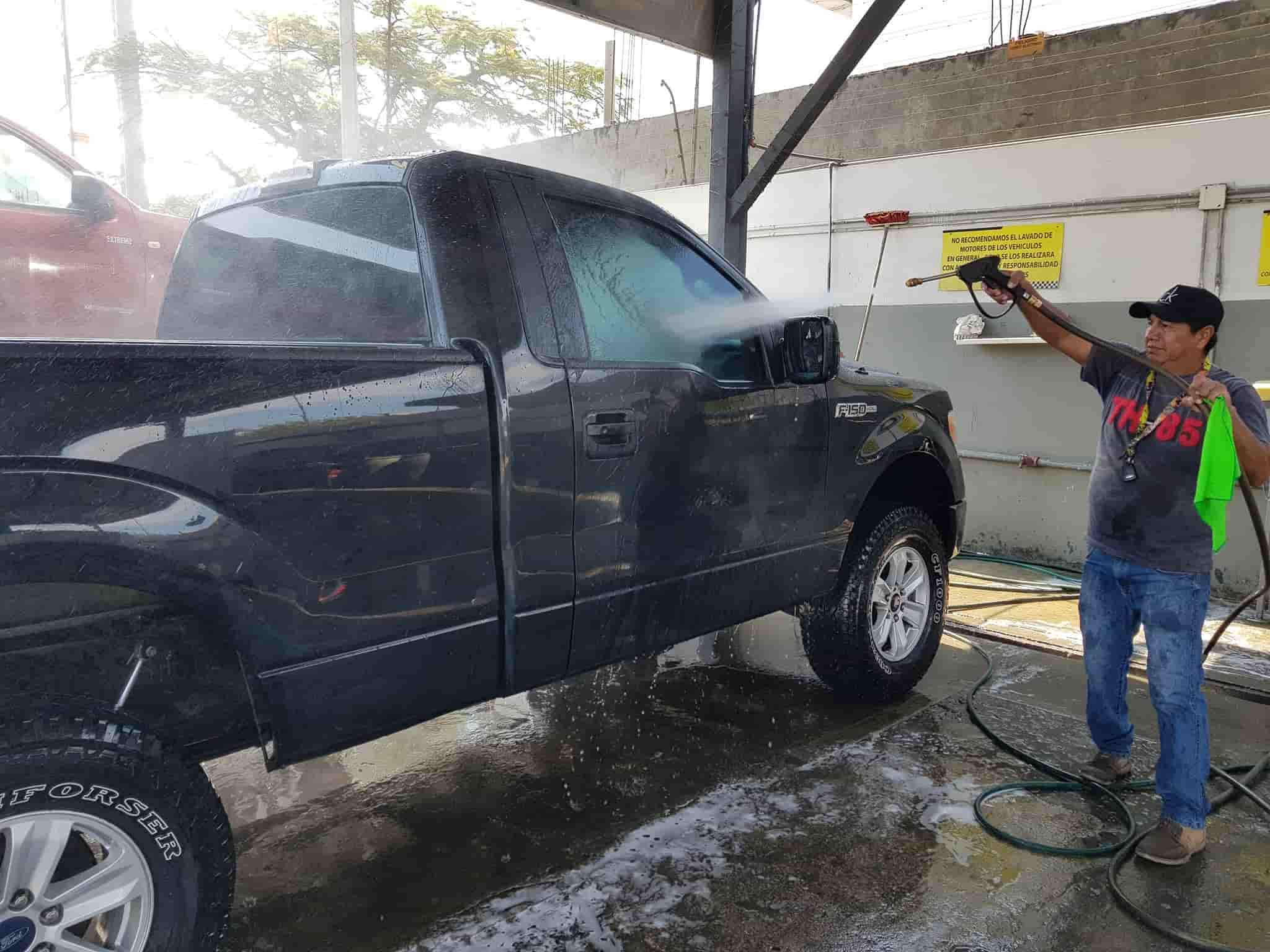 lavado profesional de camionetas