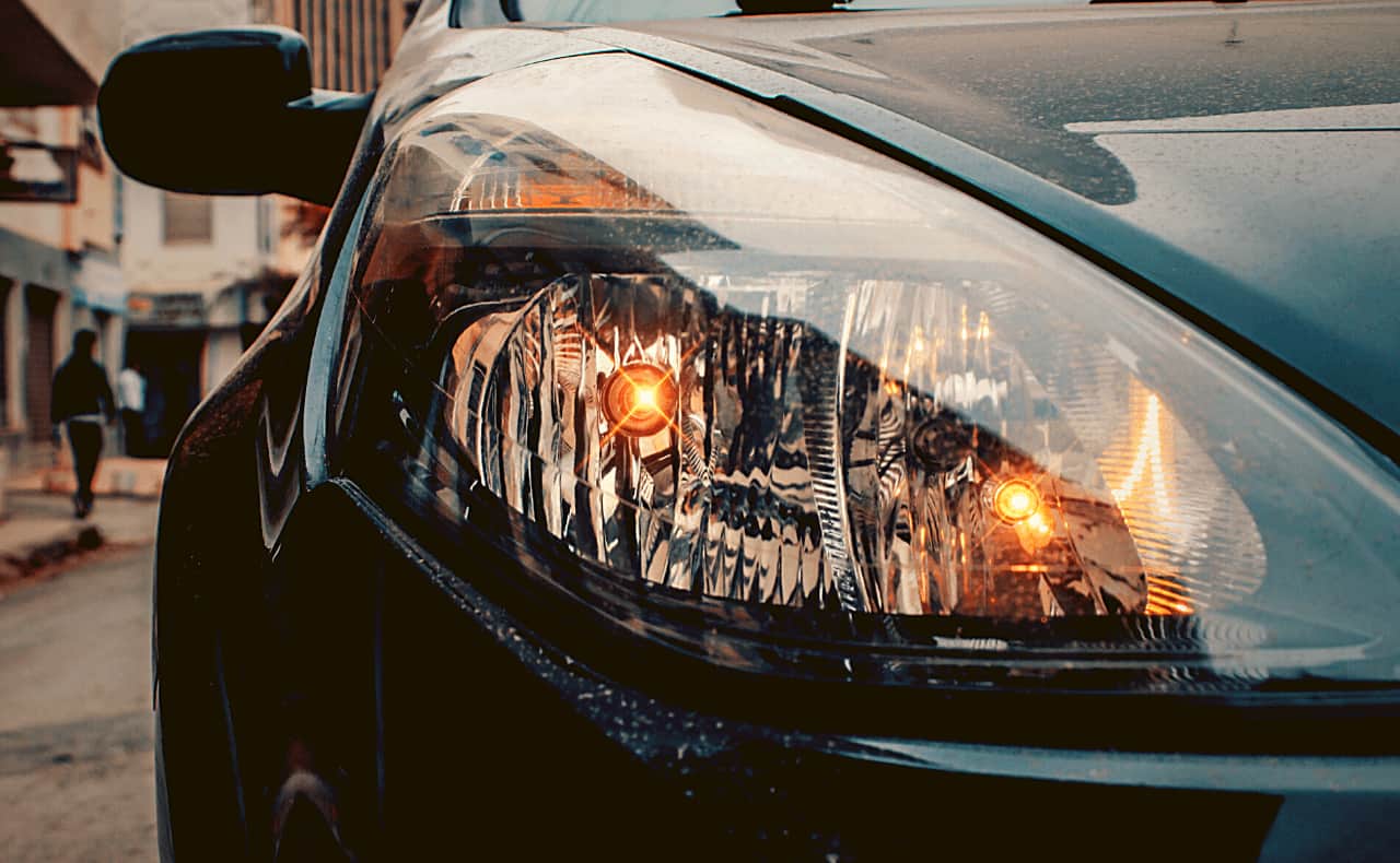 Revision de luces de servicio de Auto