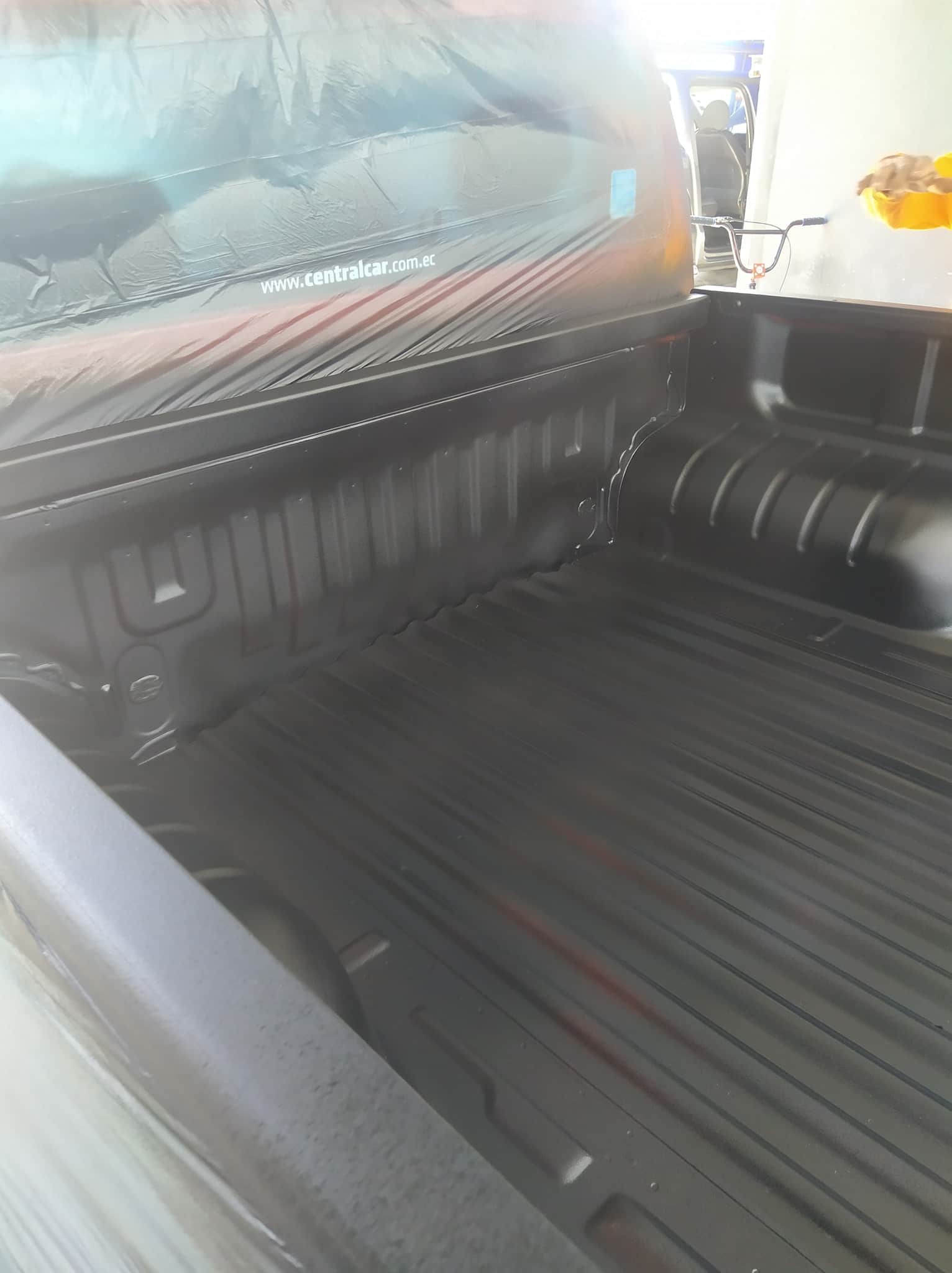Instalacion de bate piedra para camionetas Toyota hilux doble cabina